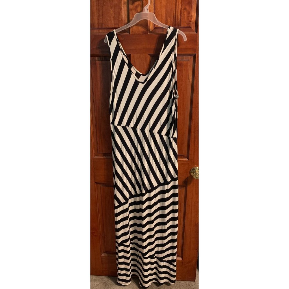 Dress Lane Bryant Black & White Striped Sleeveless V-Neck Maxi Dress 22/24